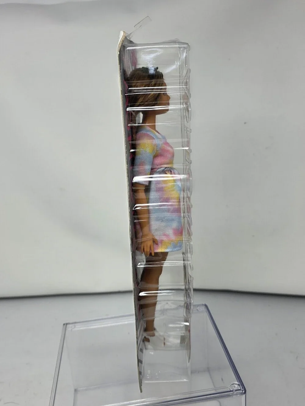 Barbie Fashionistas Dolls Tie Dye, Curvy Brown - Mattel - Girls